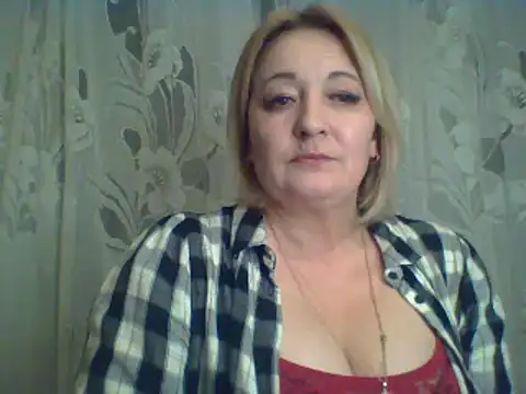 Snapshot of ArielXLoveresss chatting on February 28, 6:20 pm ArielXLoveresss online show from February 28, 6:20 pm