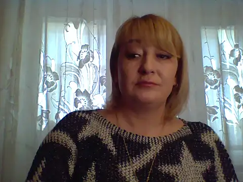 Snapshot of ArielXLoveresss chatting on March 8, 8:11 am ArielXLoveresss online show from March 8, 8:11 am