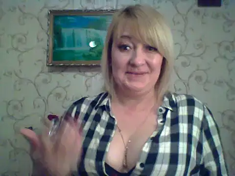 Snapshot of ArielXLoveresss chatting on March 10, 3:20 pm ArielXLoveresss online show from March 10, 3:20 pm