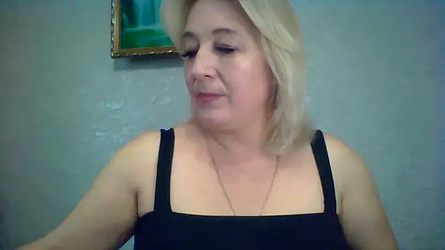 Snapshot of ArielXLoveresss chatting on October 3, 8:00 am ArielXLoveresss online show from October 3, 8:00 am