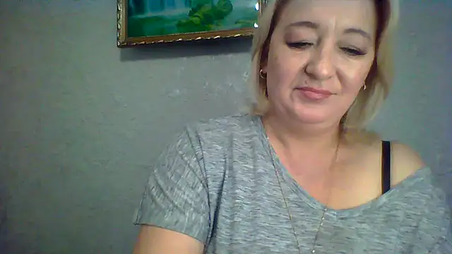 Snapshot of ArielXLoveresss chatting on October 5, 7:17 am ArielXLoveresss online show from October 5, 7:17 am