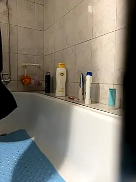 Snapshot of rogerdik76 chatting on November 3, 11:59 pm rogerdik76 online show from November 3, 11:59 pm