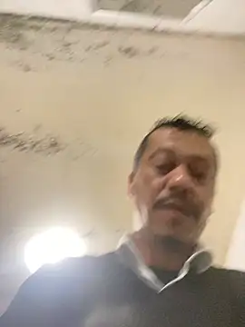 Snapshot of rogerdik76 chatting on January 16, 6:28 am rogerdik76 online show from January 16, 6:28 am