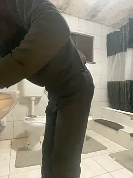 Snapshot of rogerdik76 chatting on March 3, 6:19 am rogerdik76 online show from March 3, 6:19 am