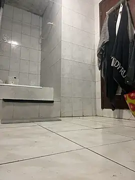 Snapshot of rogerdik76 chatting on March 20, 5:56 am rogerdik76 online show from March 20, 5:56 am