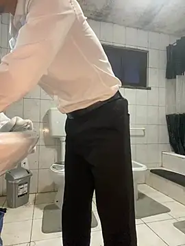 Snapshot of rogerdik76 chatting on March 26, 6:08 am rogerdik76 online show from March 26, 6:08 am