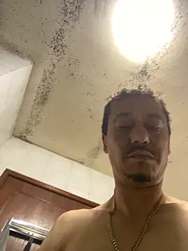 Snapshot of rogerdik76 chatting on March 29, 8:42 pm rogerdik76 online show from March 29, 8:42 pm