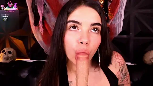 DaphneGlas online show from October 16, 1:01 pm