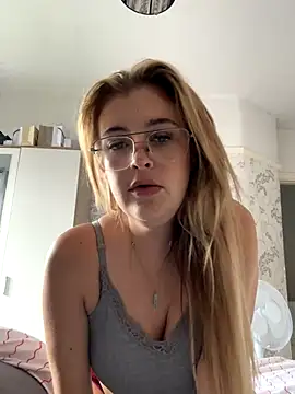 Snapshot of Busty-smiley-miley chatting on September 16, 10:49 am Busty-smiley-miley online show from September 16, 10:49 am