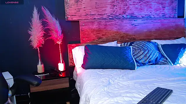 Snapshot of Bella_williamss_ chatting on March 5, 8:32 pm Bella williamss online show from March 5, 8:32 pm