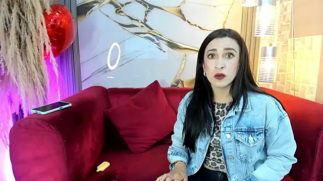 Snapshot of Bella_williamss_ chatting on September 16, 7:37 pm Bella williamss online show from September 16, 7:37 pm