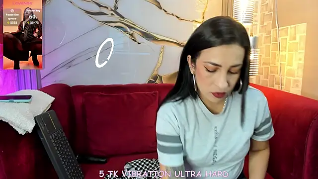 Snapshot of Bella_williamss_ chatting on September 29, 3:50 pm Bella williamss online show from September 29, 3:50 pm