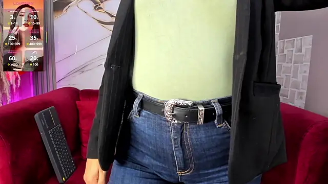 Snapshot of Bella_williamss_ chatting on October 30, 8:53 pm Bella williamss online show from October 30, 8:53 pm