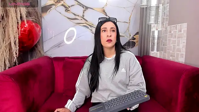 Bella williamss  online show from December 21, 1:18 pm