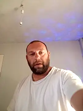 Snapshot of chris19851 chatting on May 24, 8:08 am chris19851 online show from May 24, 8:08 am