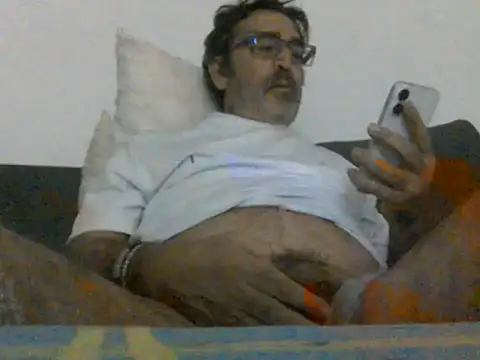 Snapshot of moreno51 chatting on November 16, 11:32 pm moreno51 online show from November 16, 11:32 pm