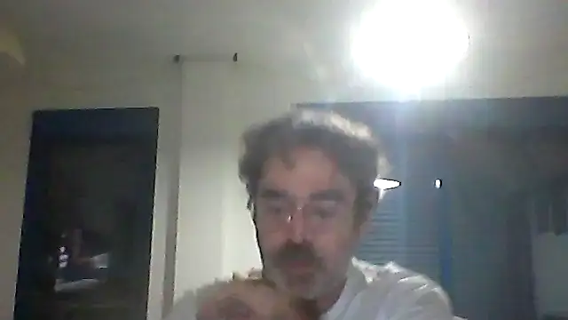 Snapshot of moreno51 chatting on December 18, 9:54 pm moreno51 online show from December 18, 9:54 pm