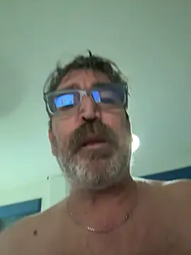 Snapshot of moreno51 chatting on March 17, 11:08 pm moreno51 online show from March 17, 11:08 pm