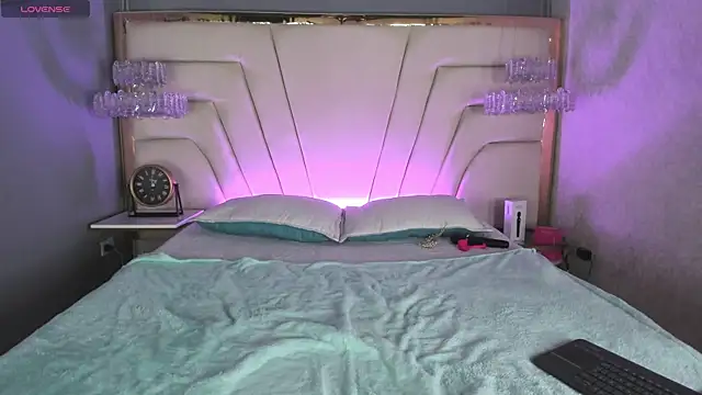 nathalya summer online show from April 7, 9:48 pm