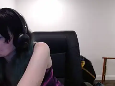 Snapshot of Hotmodel1984 chatting on March 23, 9:41 pm Hotmodel1984 online show from March 23, 9:41 pm