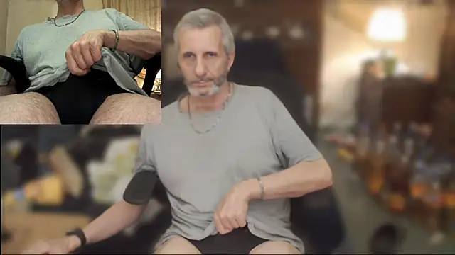 Snapshot of maxdaddy690 chatting on June 24, 9:03 pm maxdaddy690 online show from June 24, 9:03 pm