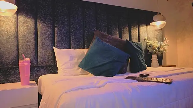 Ariannaa Suarez1 online show from September 24, 8:01 pm