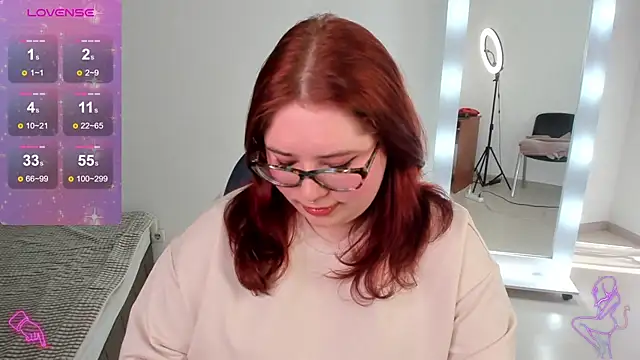 Snapshot of Lily_lu_one chatting on March 5, 12:44 pm Lily lu one online show from March 5, 12:44 pm