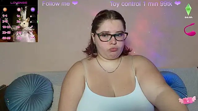 Snapshot of Lily_lu_one chatting on September 16, 5:36 pm Lily lu one online show from September 16, 5:36 pm