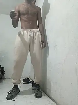 Snapshot of aventuraparatiM_o_r_e chatting on February 25, 4:57 am aventuraparatiM o r e online show from February 25, 4:57 am