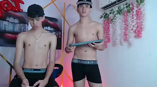 Snapshot of KING_OFF_BOYS chatting on February 24, 9:21 am KING OFF BOYS online show from February 24, 9:21 am