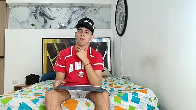 Snapshot of KING_OFF_BOYS chatting on September 12, 1:22 pm KING OFF BOYS online show from September 12, 1:22 pm
