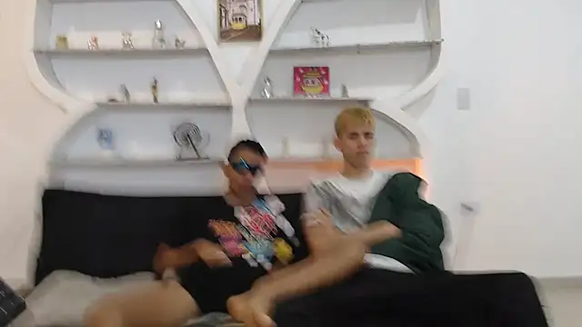 KING OFF BOYS online show from November 28, 1:25 pm