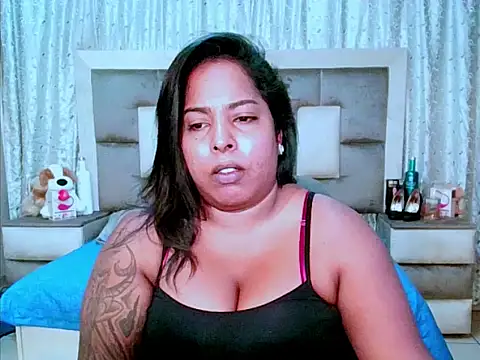 Snapshot of indiantopaz694u chatting on March 10, 4:49 am indiantopaz694u online show from March 10, 4:49 am