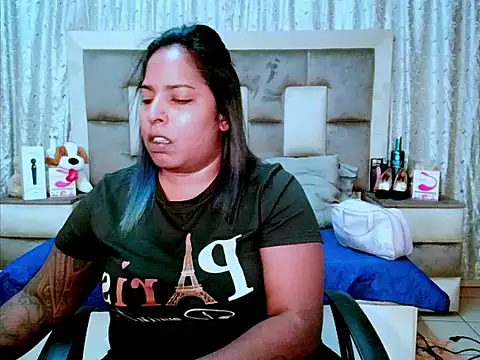 Snapshot of indiantopaz694u chatting on March 18, 4:47 am indiantopaz694u online show from March 18, 4:47 am