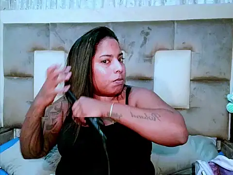 Snapshot of indiantopaz694u chatting on March 20, 4:29 am indiantopaz694u online show from March 20, 4:29 am