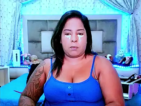 Snapshot of indiantopaz694u chatting on September 9, 4:01 am indiantopaz694u online show from September 9, 4:01 am