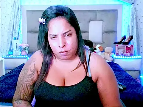 Snapshot of indiantopaz694u chatting on September 16, 4:02 am indiantopaz694u online show from September 16, 4:02 am