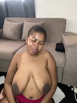 Snapshot of _DollFace_ chatting on March 5, 9:38 am DollFace online show from March 5, 9:38 am