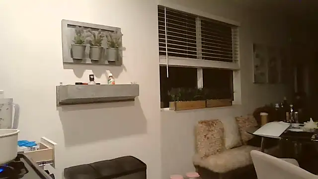 Snapshot of princesskimamii chatting on November 2, 9:33 am princesskimamii online show from November 2, 9:33 am