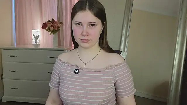 RexellaDarter online show from February 25, 5:19 am