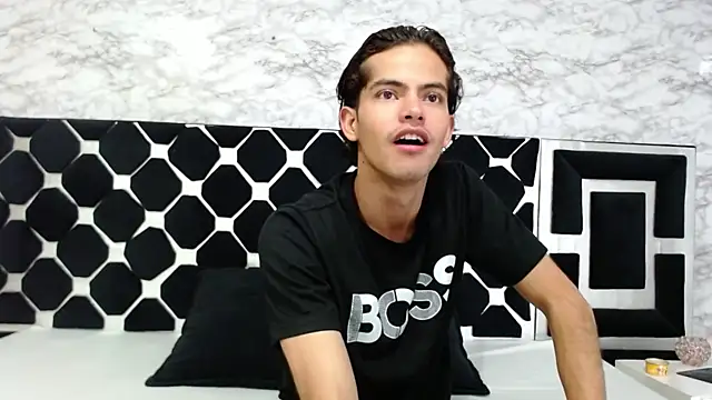 Snapshot of Maximoherrera_16 chatting on February 28, 3:59 am Maximoherrera 16 online show from February 28, 3:59 am