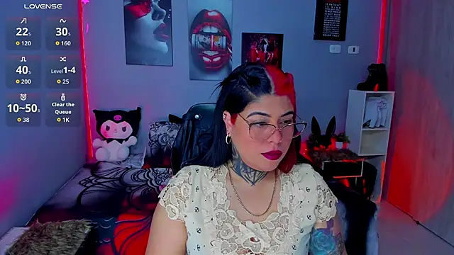 Snapshot of Veronika_metal chatting on October 1, 11:16 am Veronika metal online show from October 1, 11:16 am