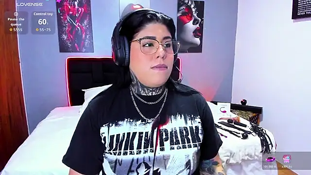 Snapshot of Veronika_metal chatting on May 24, 10:48 pm Veronika metal online show from May 24, 10:48 pm