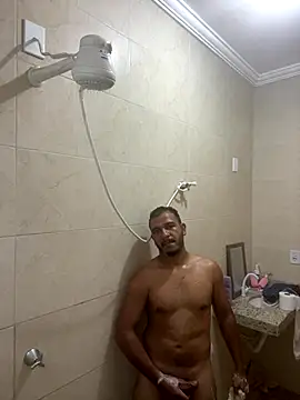 Snapshot of Lindp190194 chatting on December 18, 8:26 pm Lindp190194 online show from December 18, 8:26 pm