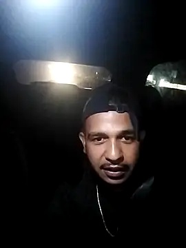 Snapshot of Lindp190194 chatting on February 7, 5:22 am Lindp190194 online show from February 7, 5:22 am