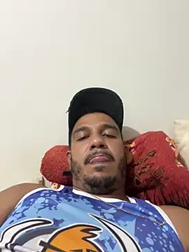 Snapshot of Lindp190194 chatting on February 9, 6:56 pm Lindp190194 online show from February 9, 6:56 pm