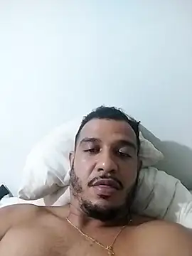 Snapshot of Lindp190194 chatting on February 12, 7:09 pm Lindp190194 online show from February 12, 7:09 pm