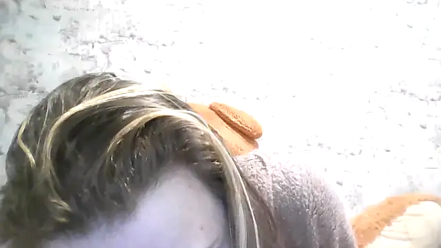 Eveline May online show from February 4, 4:02 pm