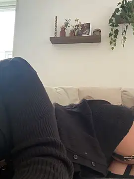 Snapshot of SwedishAstrid chatting on February 10, 10:19 am SwedishAstrid online show from February 10, 10:19 am