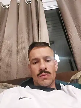 juniortche1313 online show from November 24, 2:11 am